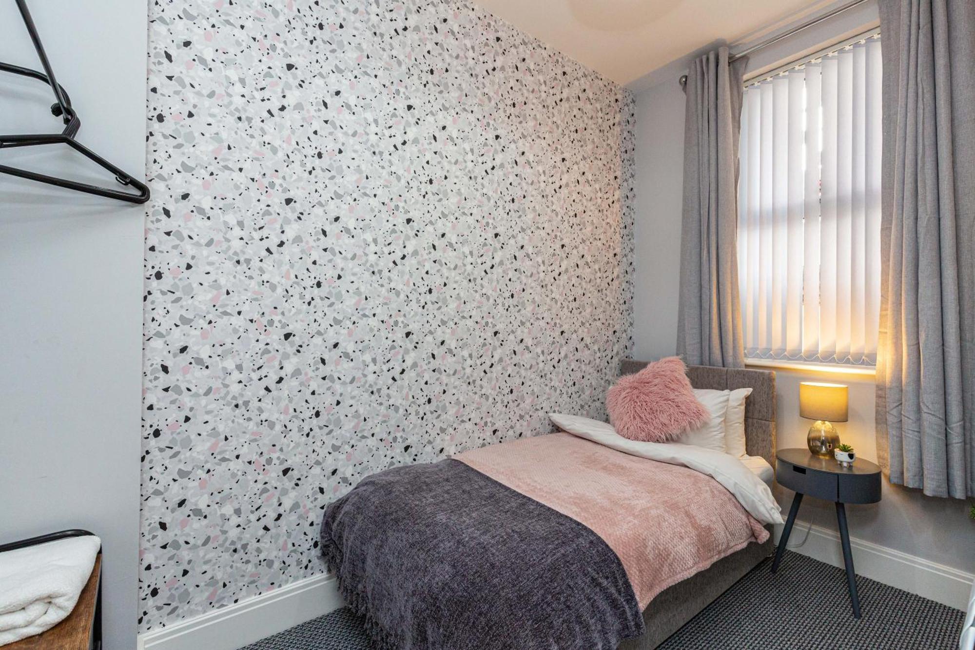 Beachfront Apartment 3 Bedrooms Sleeps 7 - Gateway To The Lake District - Newly Refurbished Morecambe Luaran gambar