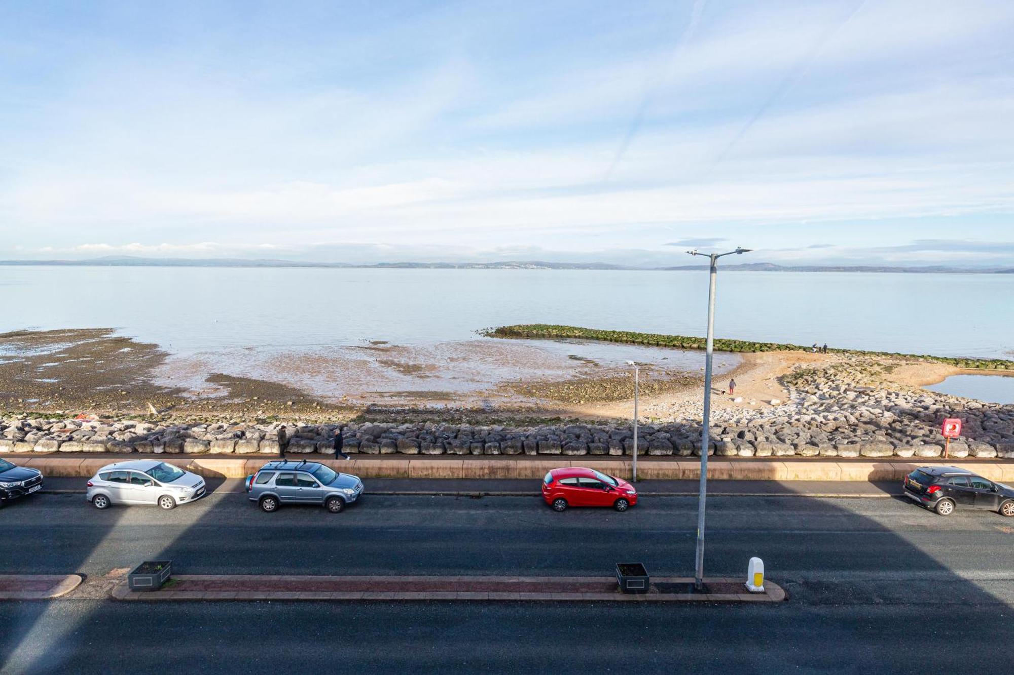 Beachfront Apartment 3 Bedrooms Sleeps 7 - Gateway To The Lake District - Newly Refurbished Morecambe Luaran gambar